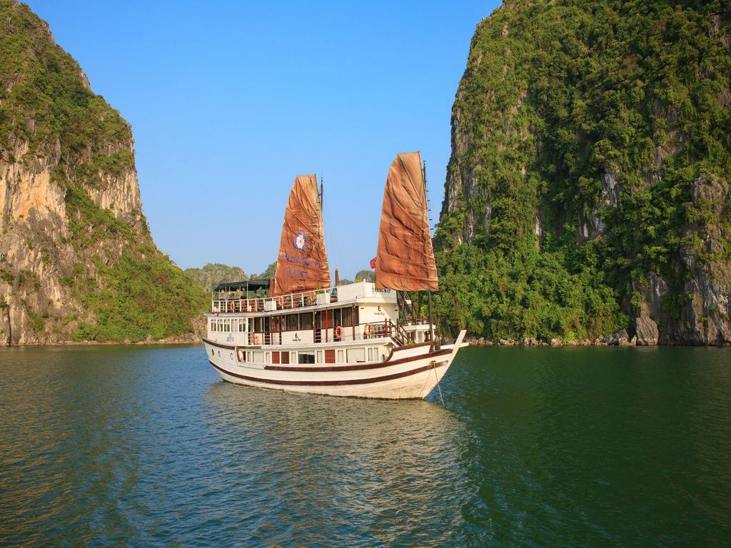 Garden Bay Luxury Cruise Hotel Ha Long Buitenkant foto