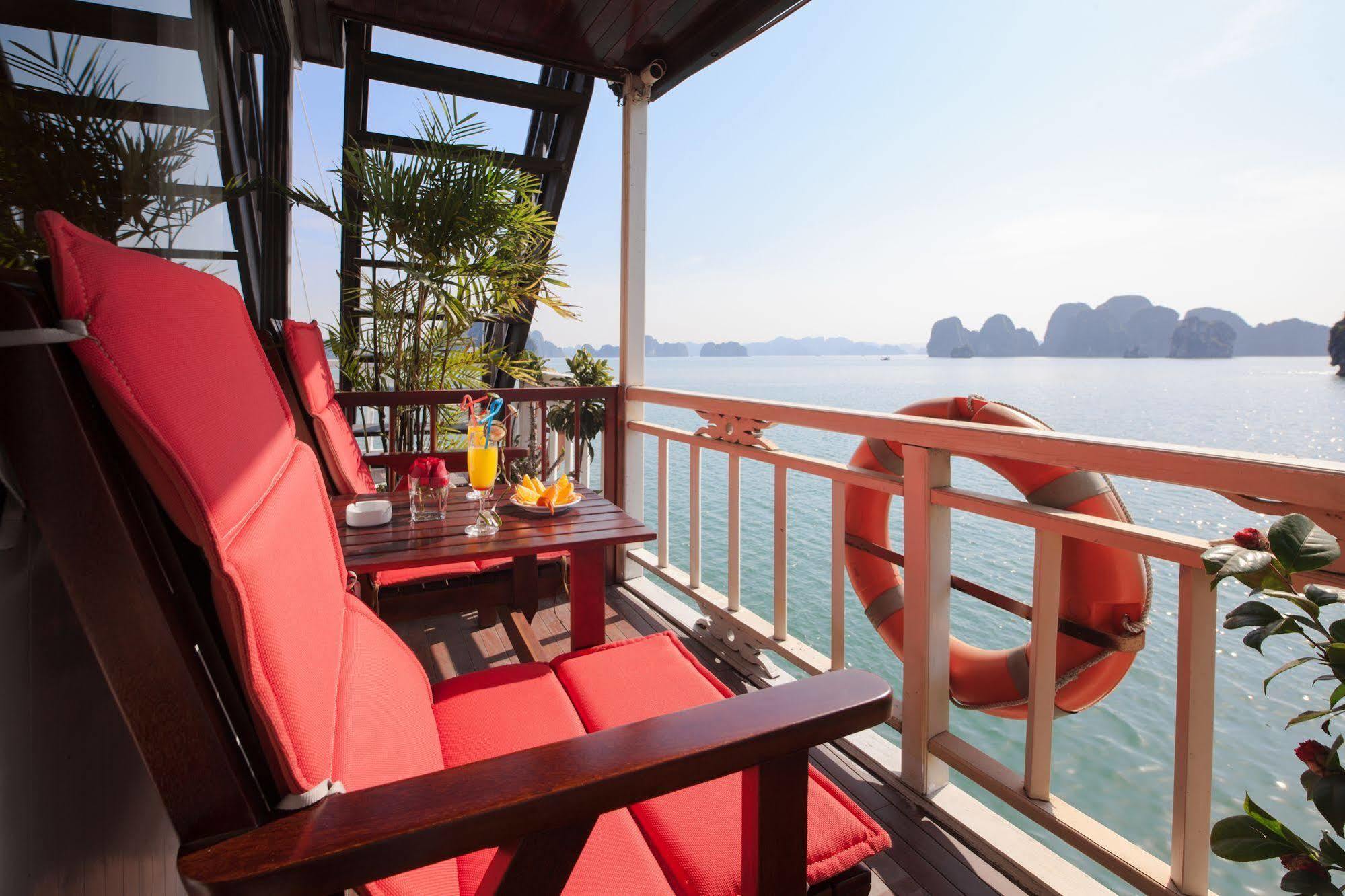 Garden Bay Luxury Cruise Hotel Ha Long Buitenkant foto