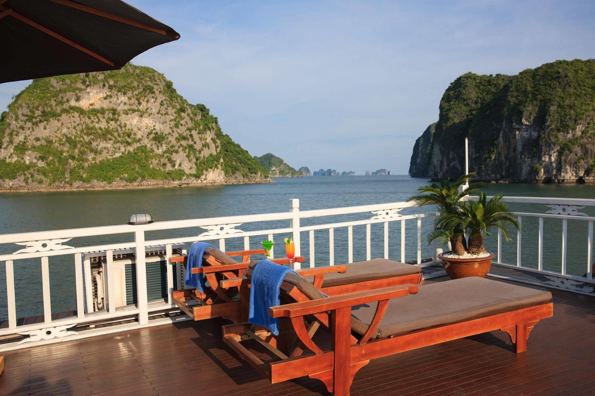 Garden Bay Luxury Cruise Hotel Ha Long Buitenkant foto