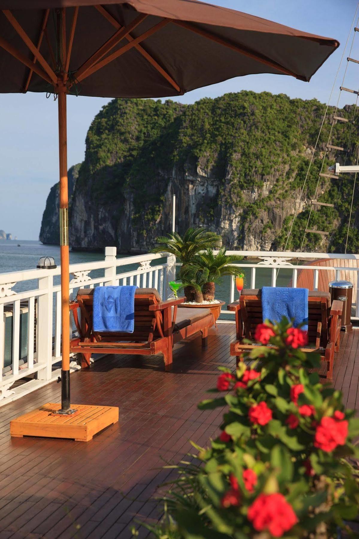 Garden Bay Luxury Cruise Hotel Ha Long Buitenkant foto